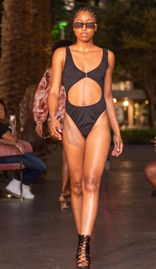 Key black one piece set